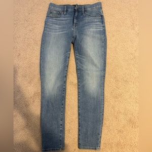 J Crew 9” Eco High-Rise Toothpick Skinny Jeans in Light Wash. Size 28.